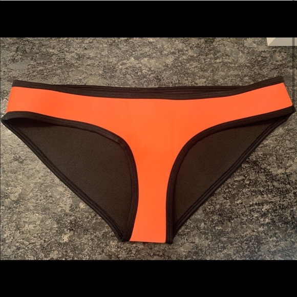 Triangl Bikini Bottoms - Picture 2 of 4